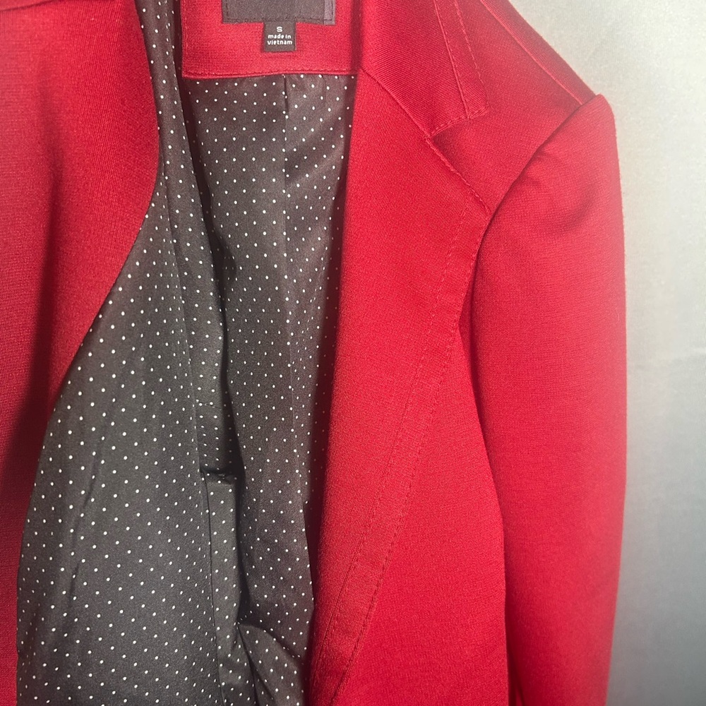 The Limited One Button Career Blazer in Vibrant Red - Picture 5 of 5